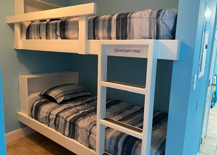1717 Laketown Wharf 1 King Bedroom, 2 Bath